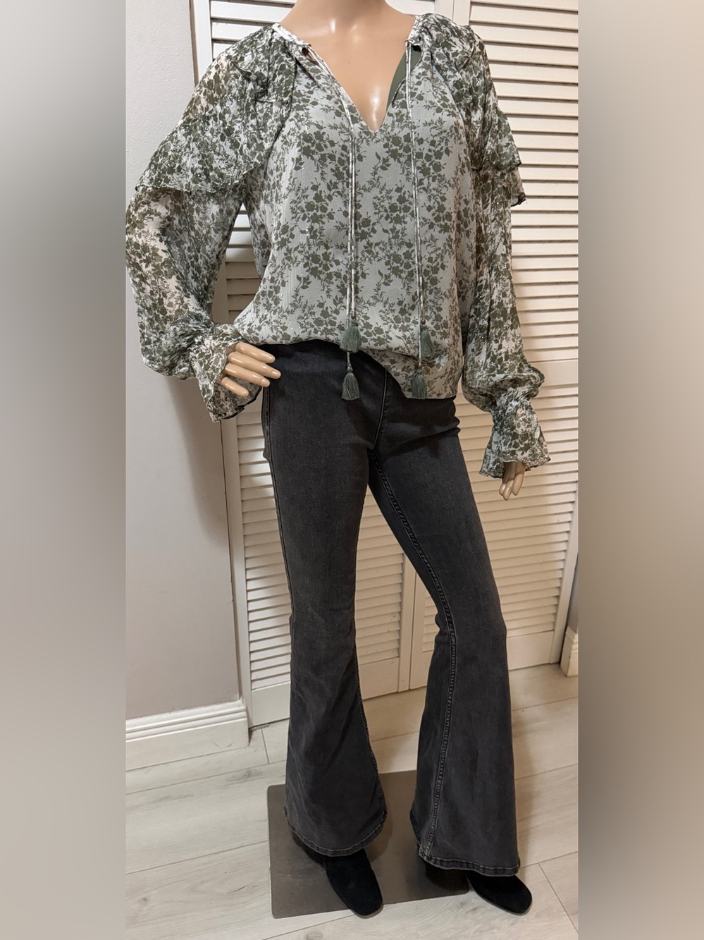 RAMY BROOK Ruffle Sleeve Floral Blouse